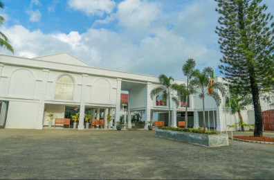 Hibiscus Beach Hotel