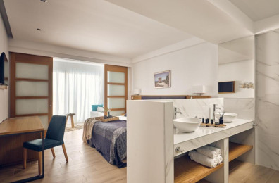 Cavo Orient Beach Hotel