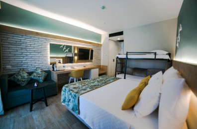 Sailors Beach Club