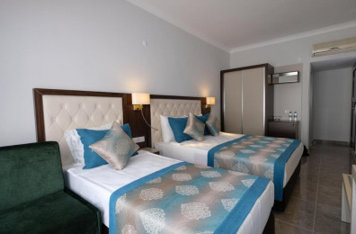 Cleopatra Golden Beach