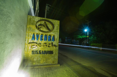 Avenra Beach Hikkaduwa