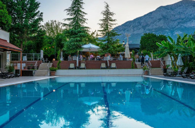 Rose Resort (adults only 14+)