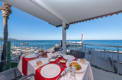 Armas Beach Hotel
