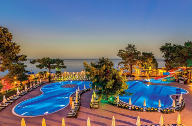 Crystal Aura Beach Resort ' Spa