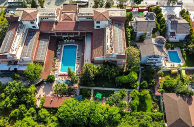 Rose Resort (adults only 14+)