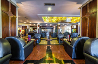 Royal Palace Helena Sands