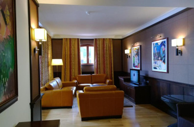 Royal Palace Helena Sands