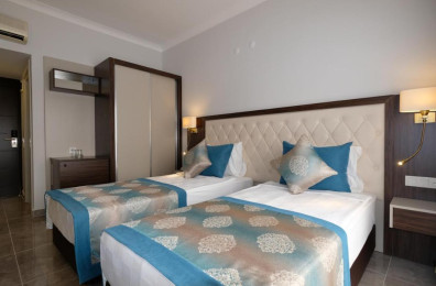 Cleopatra Golden Beach