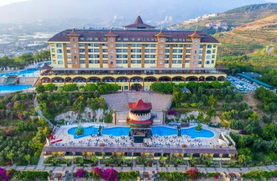 Utopia World Hotel