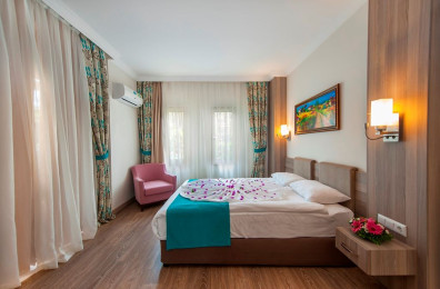 Crystal Aura Beach Resort ' Spa