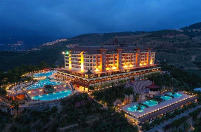 Utopia World Hotel