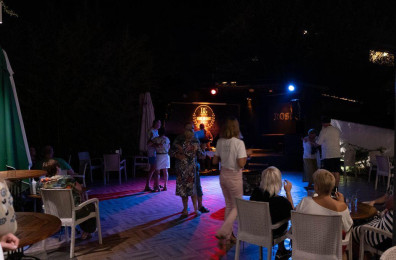 Rose Resort (adults only 14+)