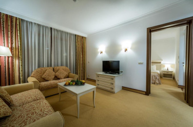 Royal Palace Helena Sands