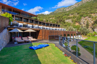 Manas Park Deluxe Hotel
