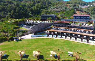 Manas Park Deluxe Hotel